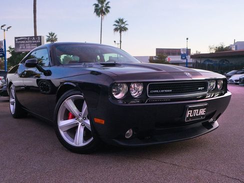Used 2009 Dodge Challenger SRT8 w/ SRT Option Group II image 3