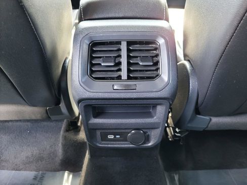 Certified 2022 Volkswagen Tiguan SE R-Line FWD image 17