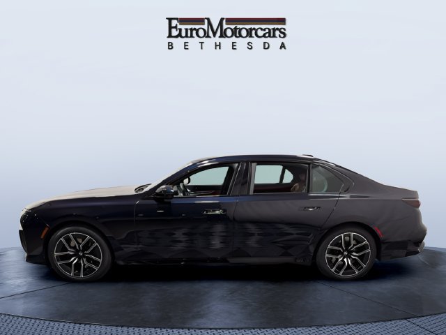 Used 2023 BMW 760i xDrive w/ Luxury Rear Seating Package AWD/4WD image 2