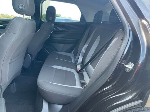 Used 2025 Chevrolet TrailBlazer LT w/ Driver Confidence Package image 38