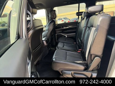 Used 2024 Jeep Wagoneer Series II w/ Flexible Seating Group RWD image 28