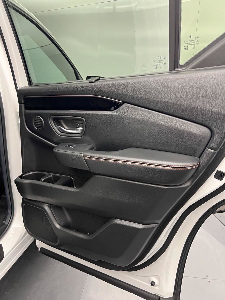 Certified 2025 Honda Pilot TrailSport image 28