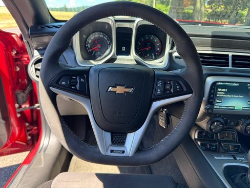 Used 2014 Chevrolet Camaro SS w/ SS Performance Package RWD image 18