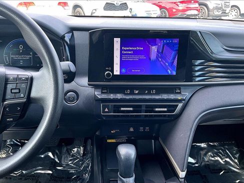 Used 2025 Toyota Camry LE FWD image 6