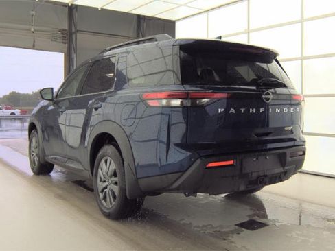 Used 2025 Nissan Pathfinder SV w/ SV Premium Package FWD image 2