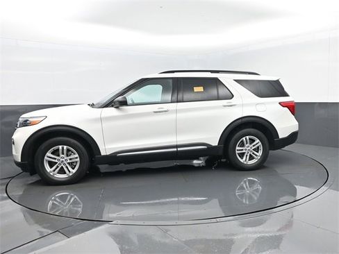 Used 2022 Ford Explorer XLT image 5