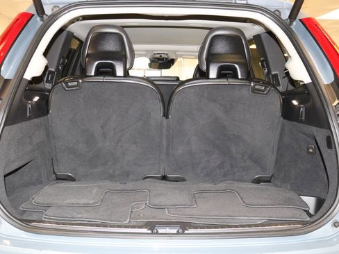 Used 2022 Volvo XC90 T5 Momentum image 88