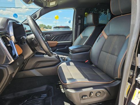 Certified 2024 GMC Canyon AT4 w/ Technology Package AWD/4WD image 9