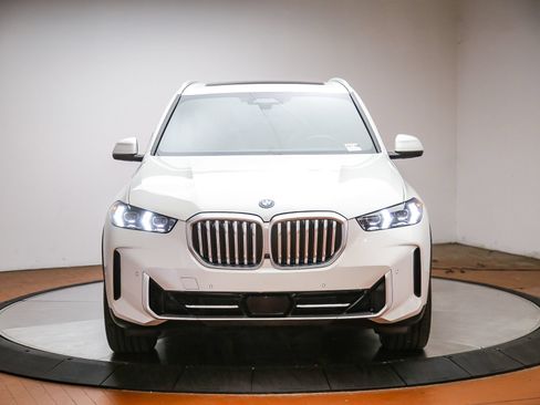 Used 2024 BMW X5 xDrive50e w/ Premium Package AWD/4WD image 7