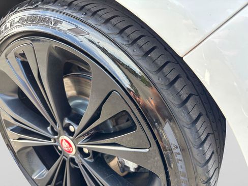Used 2021 Jaguar XF R-Dynamic SE AWD/4WD image 57