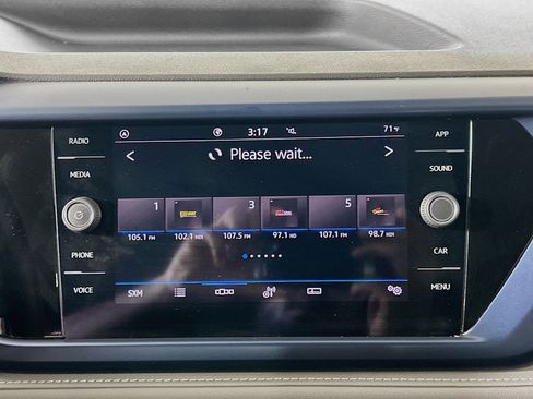 Used 2024 Volkswagen Taos SE image 19