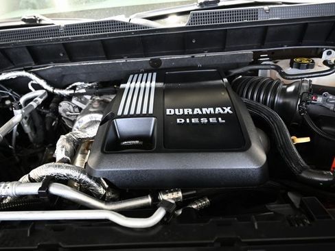 Used 2020 Chevrolet Silverado 1500 LTZ w/ LTZ Premium Package image 32