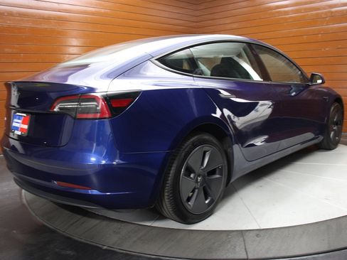 Used 2023 Tesla Model 3 Standard Range image 16