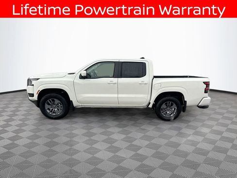 Certified 2025 Nissan Frontier SV AWD/4WD image 8