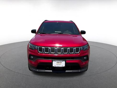 Used 2025 Jeep Compass Latitude AWD/4WD image 11