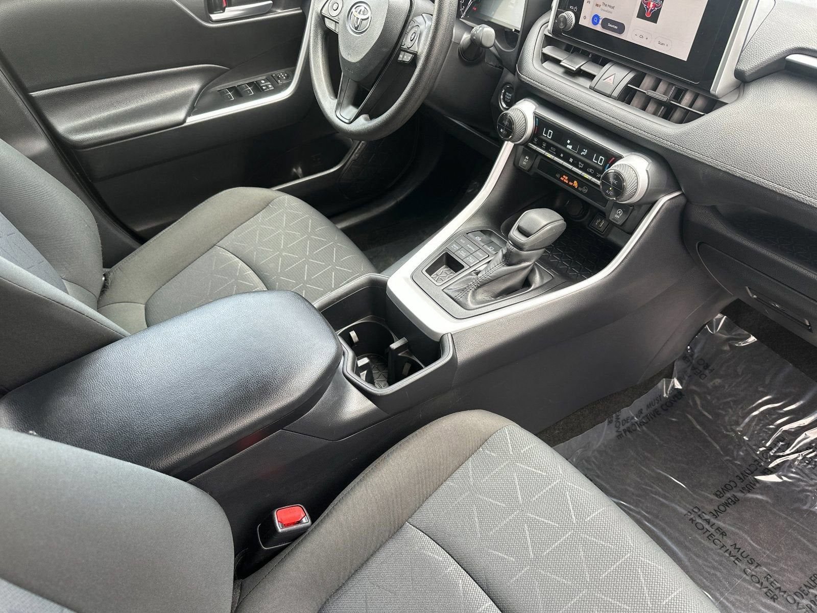 Used 2025 Toyota RAV4 XLE AWD/4WD image 17