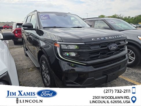 Used 2025 Ford Expedition Active AWD/4WD image 1