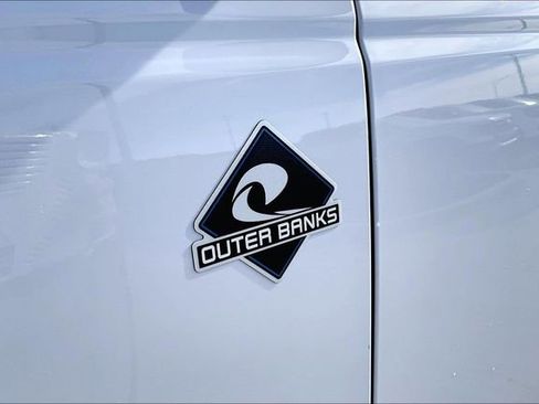 Used 2025 Ford Bronco Outer Banks image 24