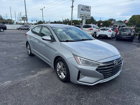 Used 2019 Hyundai Elantra SEL FWD image 2
