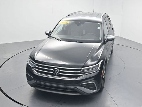 Used 2024 Volkswagen Tiguan SE FWD image 49