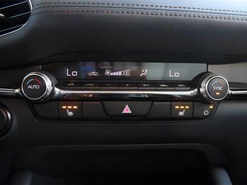 Used 2024 MAZDA MAZDA3 s image 23