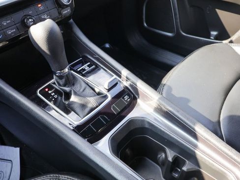 Used 2024 Jeep Compass Sport image 15