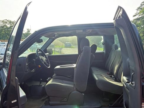 Used 2004 Chevrolet Silverado 1500 LS w/ Light Duty Power Package AWD/4WD image 14