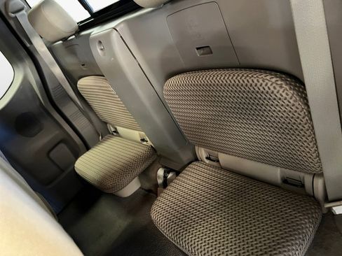 Used 2016 Nissan Frontier SV image 14