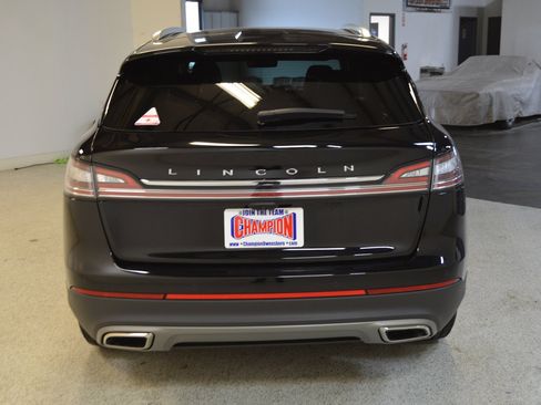 Used 2023 Lincoln Nautilus AWD w/ Premium Package image 4