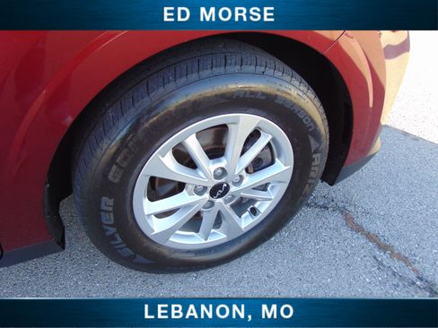 Used 2023 Kia Carnival LX image 25