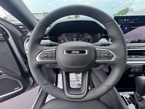 Used 2023 Jeep Compass Latitude w/ Sun and Sound Group AWD/4WD image 13