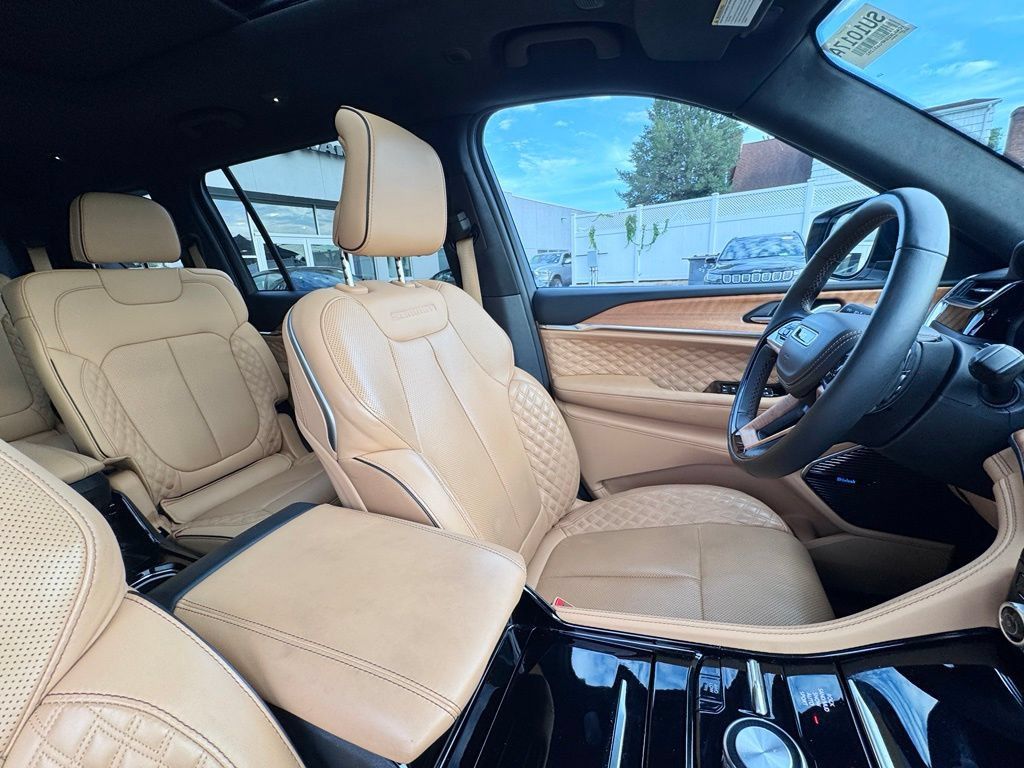 Used 2023 Jeep Grand Cherokee L Summit AWD/4WD image 21