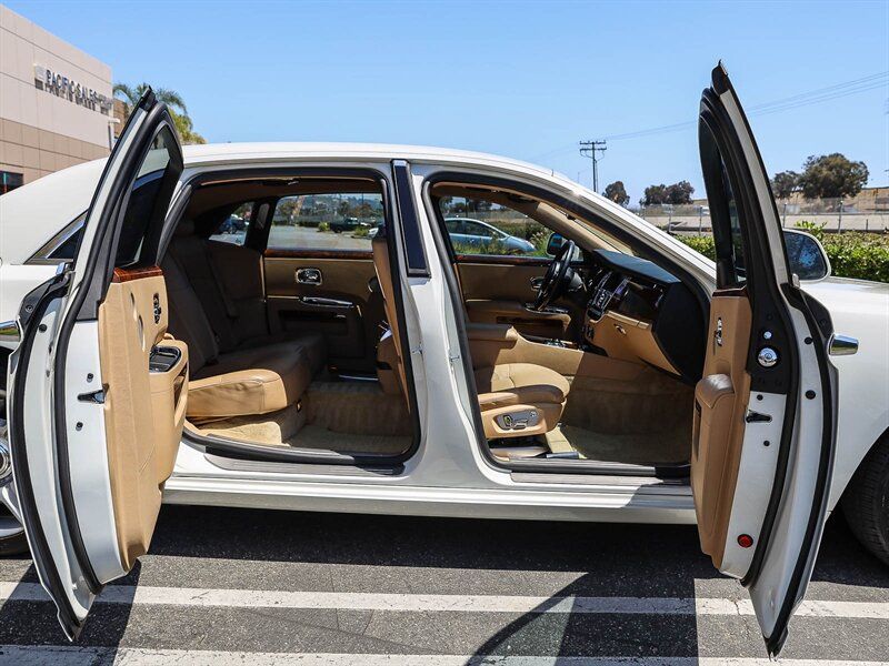 Used 2012 Rolls-Royce Ghost Extended Wheelbase RWD image 21