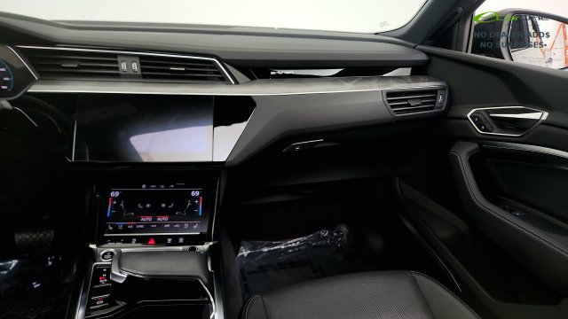 Used 2024 Audi Q8 e-tron Premium Plus w/ Premium Plus Package AWD/4WD image 53