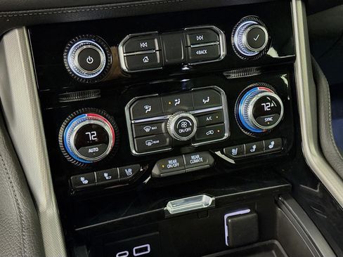 Certified 2021 GMC Yukon XL Denali w/ Denali Premium Package image 17