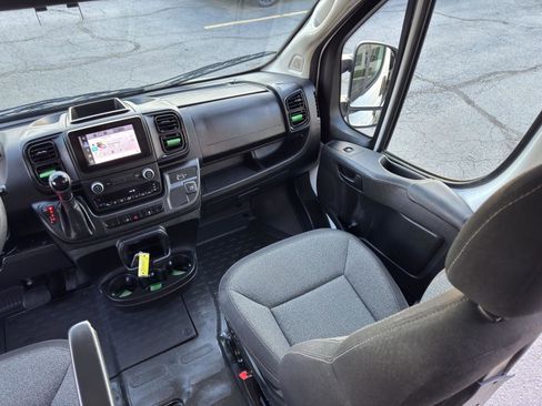 Used 2025 RAM ProMaster 2500 w/ Convenience Group FWD image 20