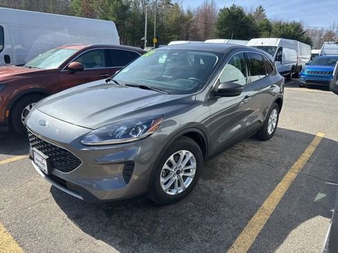 Used 2022 Ford Escape SE FWD image 3
