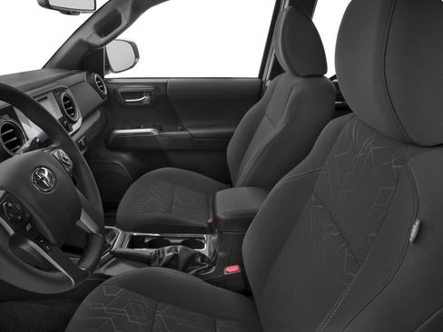 Used 2017 Toyota Tacoma TRD Off-Road AWD/4WD image 26