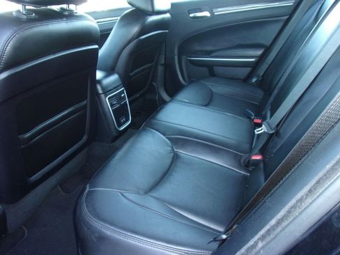 Used 2021 Chrysler 300 Touring L image 8