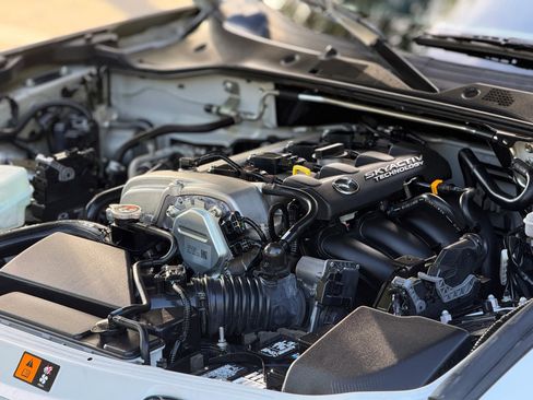 Used 2018 MAZDA MX-5 Miata RF Grand Touring RWD image 32