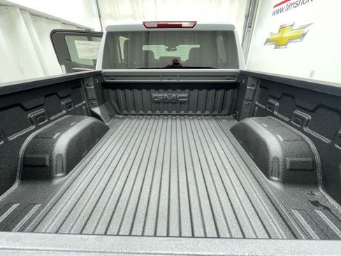 New 2026 GMC Sierra 1500 SLT w/ SLT Premium Package image 8