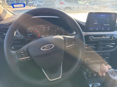 Used 2020 Ford Escape SE image 9