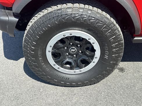 Used 2023 Ford Bronco Badlands w/ Sasquatch Package AWD/4WD image 10