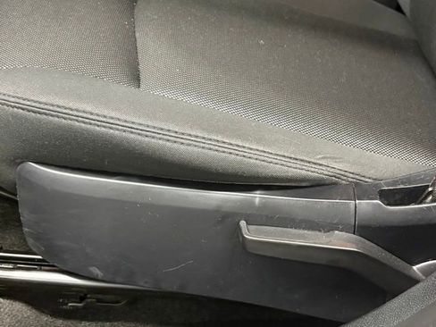 Used 2012 Dodge Avenger SE image 11