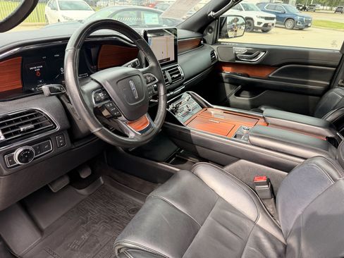 Used 2019 Lincoln Navigator Select RWD image 7