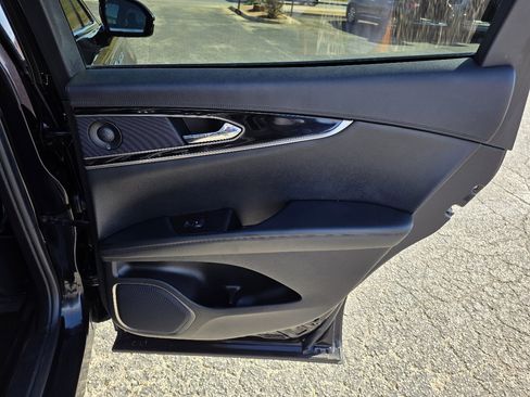 Used 2021 Lincoln Nautilus Reserve w/ Equipment Group 201A image 14