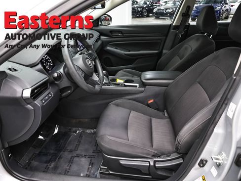 Used 2023 Nissan Altima 2.5 S FWD image 13