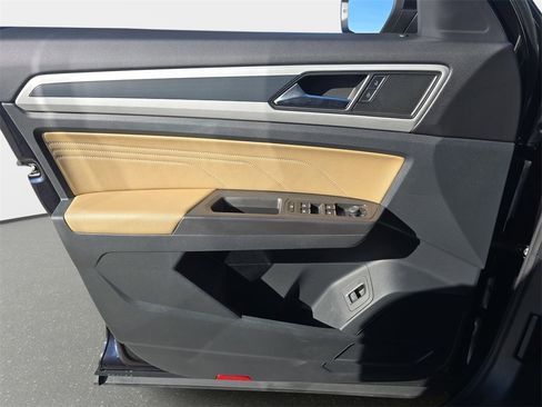 Used 2022 Volkswagen Atlas Cross Sport SE image 29