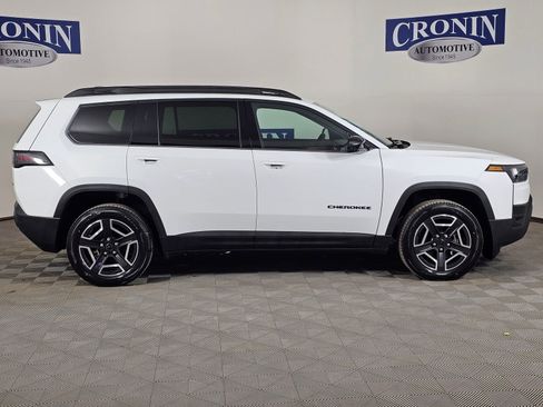 New 2026 Jeep Cherokee Laredo image 6