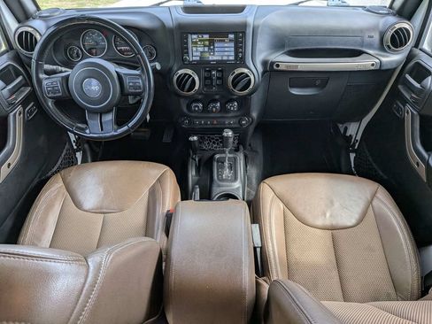 Used 2017 Jeep Wrangler Unlimited Sahara AWD/4WD image 14